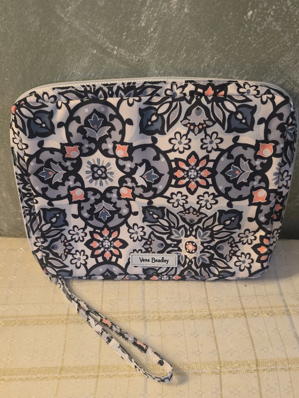 Vera Bradley Lisbon Medallion Wipes/Cosmetic Pouch Wristlet New